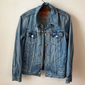 Levi’s Denim Jean Jacket.  Size Small.